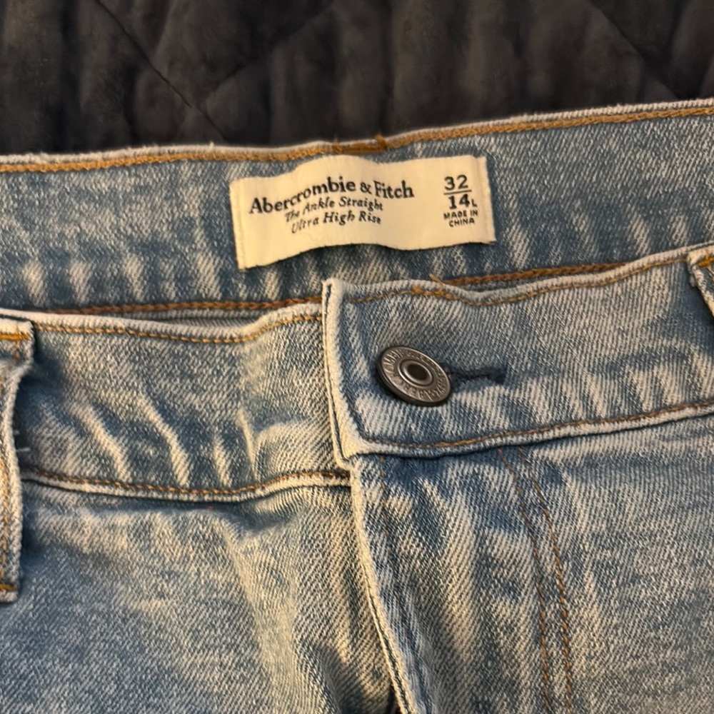 Abercrombie & Fitch Blue Ankle Jeans 14/32 The Ankle Straight Ultra High Rise